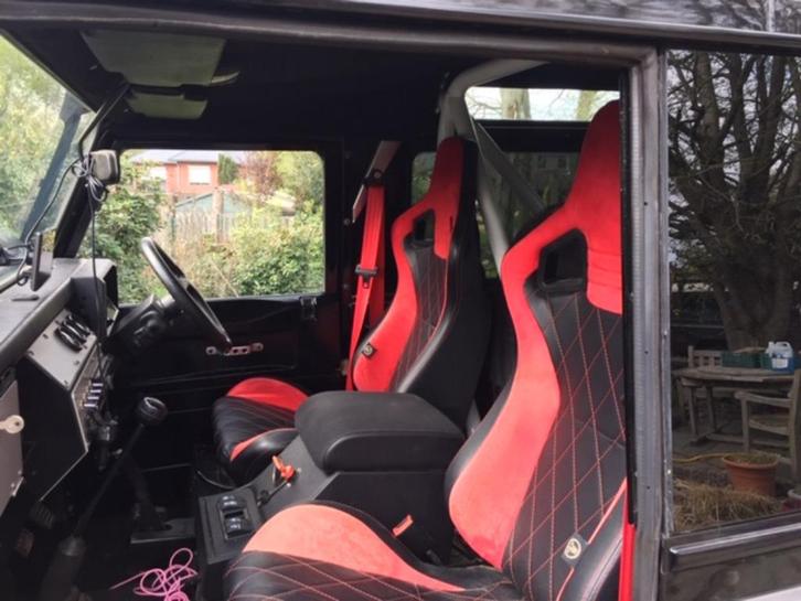 landrover oldtimer v8 defender 90, Auto's, Land Rover, Particulier, 4x4, Metaalkleur, Navigatiesysteem, Radio, Zetelverwarming