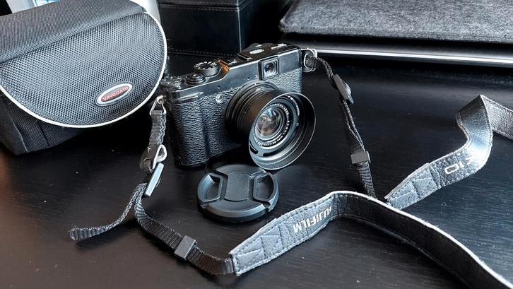VERKOCHT Fujifilm X10 Made in Japan, Audio, Tv en Foto, Fotocamera's Digitaal, Zo goed als nieuw, Compact, Fuji, 4 t/m 7 keer