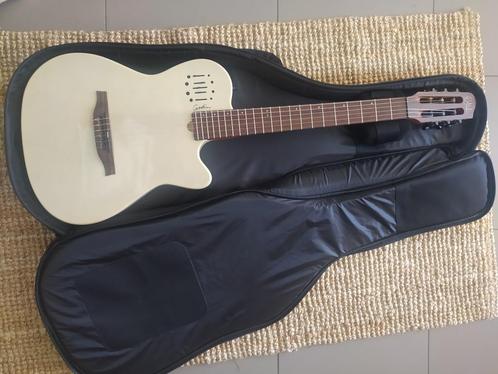 Godin Multiac Mondial -Zo Goed als nieuw -, Muziek en Instrumenten, Snaarinstrumenten | Gitaren | Akoestisch, Nieuw, Klassieke of Spaanse gitaar