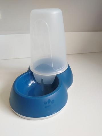 Drinktank waterdispenser voor kat en kleine hond - als nieuw disponible aux enchères