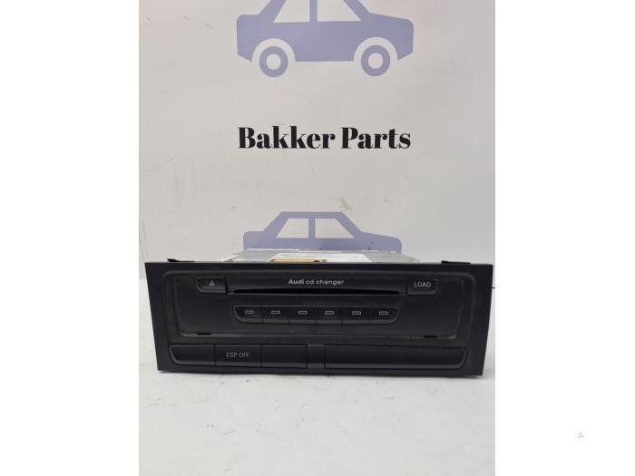 Radio CD Speler van een Audi A4, Auto-onderdelen, Elektronica en Kabels, Audi, Gebruikt, 3 maanden garantie