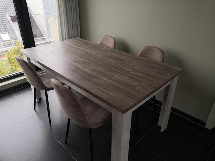 Tafel met vier stoelen, Huis en Inrichting, Tafels | Eettafels, Zo goed als nieuw, Rechthoekig, Ophalen
