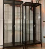 Lot de 2 vitrines IKEA MILSBO, Huis en Inrichting, Kasten | Vitrinekasten, Ophalen, Zo goed als nieuw