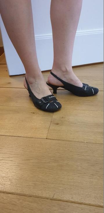 NIEUW artikel : Zomerschoenen - Maat 37 beschikbaar voor biedingen
