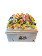 Duitse porseleinen doos met bloemdecor
