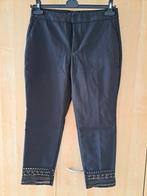 Pantalon 3/4 noir avec décoration - Zara basic - taille L, Vêtements | Femmes, Culottes & Pantalons, Taille 42/44 (L), Trois-quarts