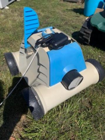 Zwembadrobot beschikbaar voor biedingen