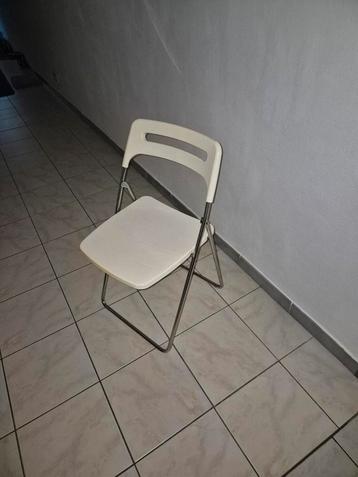 2 stoelen  beschikbaar voor biedingen