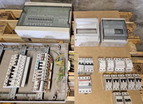 Elektrische Zekeringen & Kast - GEBRUIKT, Doe-het-zelf en Bouw, Elektriciteit en Kabels, Gebruikt, Schakelaar, Ophalen