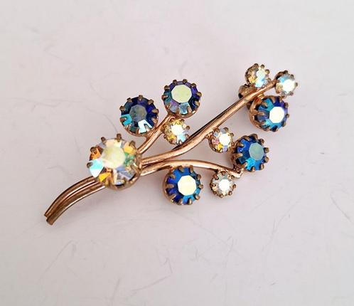 Schitterende vintage broche met Aurora Borealis steenjes, Handtassen en Accessoires, Antieke sieraden, Broche, Koper, Ophalen of Verzenden