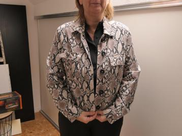 jeansjasje in slangmotief beschikbaar voor biedingen