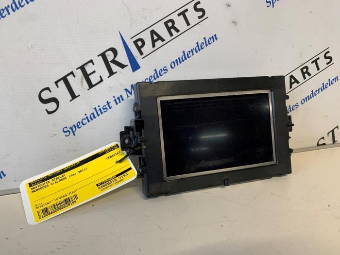 Navigatie Display van een Mercedes C-Klasse, Auto-onderdelen, Elektronica en Kabels, Mercedes-Benz, Gebruikt, 3 maanden garantie