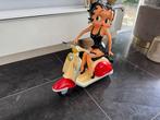 Betty Boop beeld op Vespa scooter, Ophalen, Betty Boop, Zo goed als nieuw, Beeldje of Figuurtje