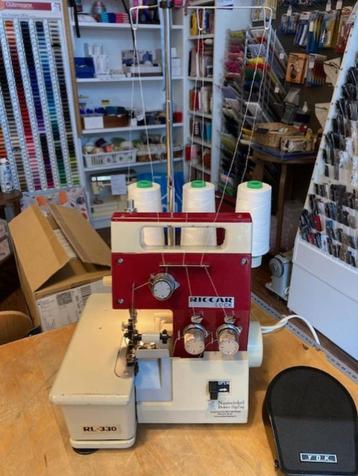 Riccar RL-330 vintage lockmachine (3-draads) beschikbaar voor biedingen