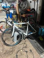 B twin koersfiets splinternieuw, Fietsen en Brommers, Ophalen, Nieuw, Heren