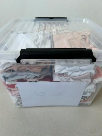 Compleet startpakket babykleding meisje 50-56 beschikbaar voor biedingen