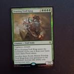 Feasting Troll King (R) | Throne of Eldraine -FOIL-, Hobby en Vrije tijd, Ophalen of Verzenden, Zo goed als nieuw, Losse kaart