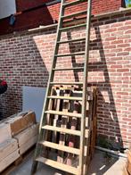 Houten oude trapladder, Doe-het-zelf en Bouw, Ladders en Trappen, Ophalen, Zo goed als nieuw, Ladder