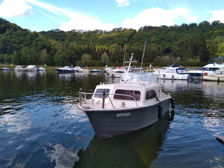 Boot gestript en vernieuwd, Watersport en Boten, Motorboten en Motorjachten, Gebruikt, Polyester, Tot 6 meter, Benzine, Buitenboordmotor