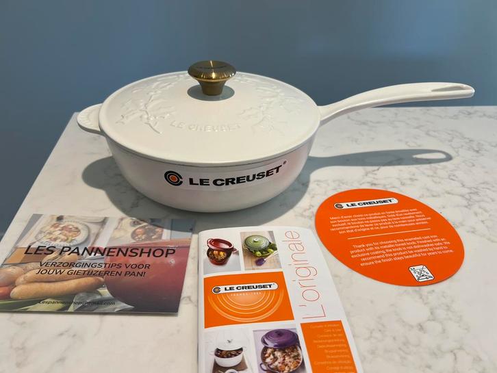 Nieuwe Le Creuset sauspan Cotton 21 cm, Huis en Inrichting, Keuken | Potten en Pannen, Nieuw, Koekenpan of Braadpan, Gietijzer