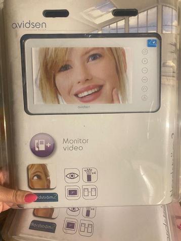 Moniteur vidéo  beschikbaar voor biedingen