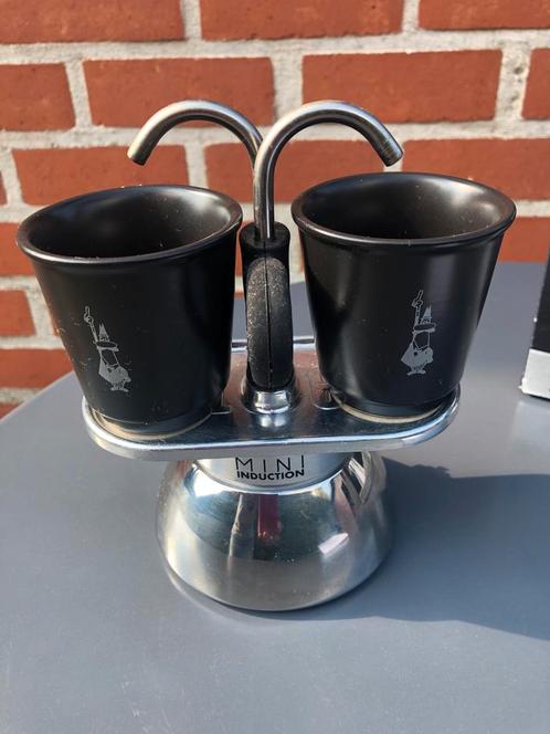 Cafetière Bialetti express 2 cup, Electroménager, Cafetières, Neuf, Café moulu, Cafetière, 2 à 4 tasses, Enlèvement ou Envoi