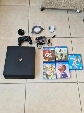 Playstation 4 Pro | 2 Controllers | 5 games beschikbaar voor biedingen