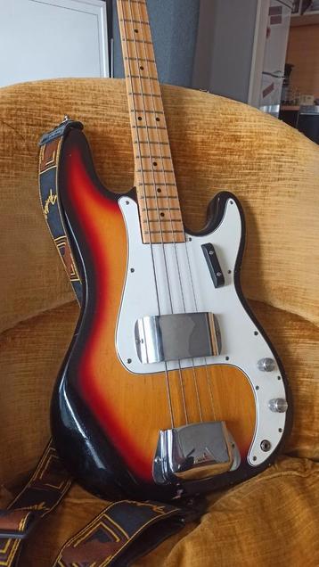 Precision Bass Vintage disponible aux enchères