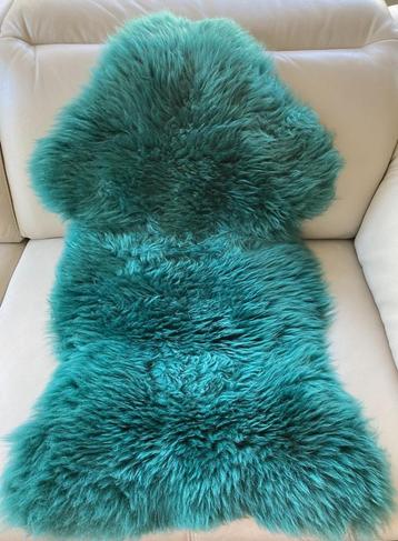 TEXELS SCHAPENVACHT GEKLEURD TURQUOISE NIEUW 