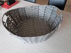 Gevlochten grijze mand., Huis en Inrichting, Woonaccessoires | Schalen en Manden, Ophalen of Verzenden, Nieuw, Mand