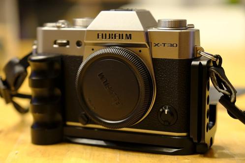 Fuji XT30 + Cage + 2 Batteries, Audio, Tv en Foto, Fotocamera's Digitaal, Gebruikt, Fuji, Ophalen of Verzenden