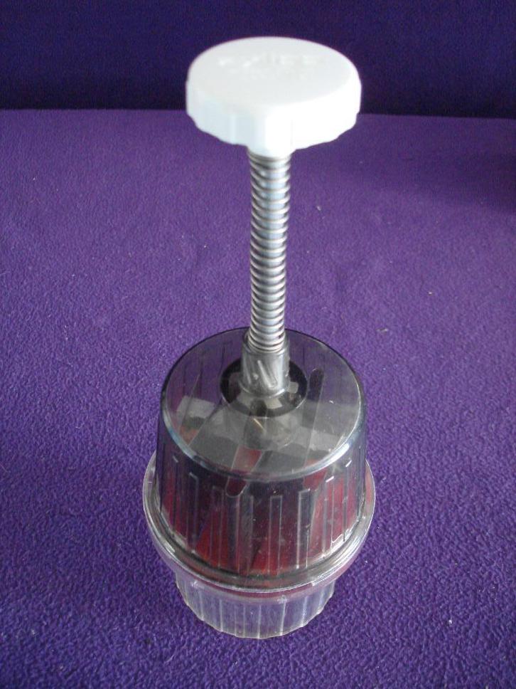 Zyliss NR 557 Zwitserse voedselhakker., Maison & Meubles, Cuisine | Vaisselle, Comme neuf, Autres types, Enlèvement ou Envoi