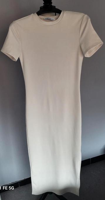 Nauw aansluitend kleedje mt 36 beschikbaar voor biedingen