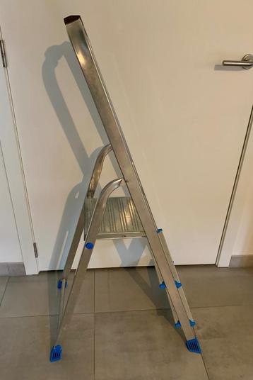 Te koop Gamma Keuken Trapje voorzien van drie treden. beschikbaar voor biedingen