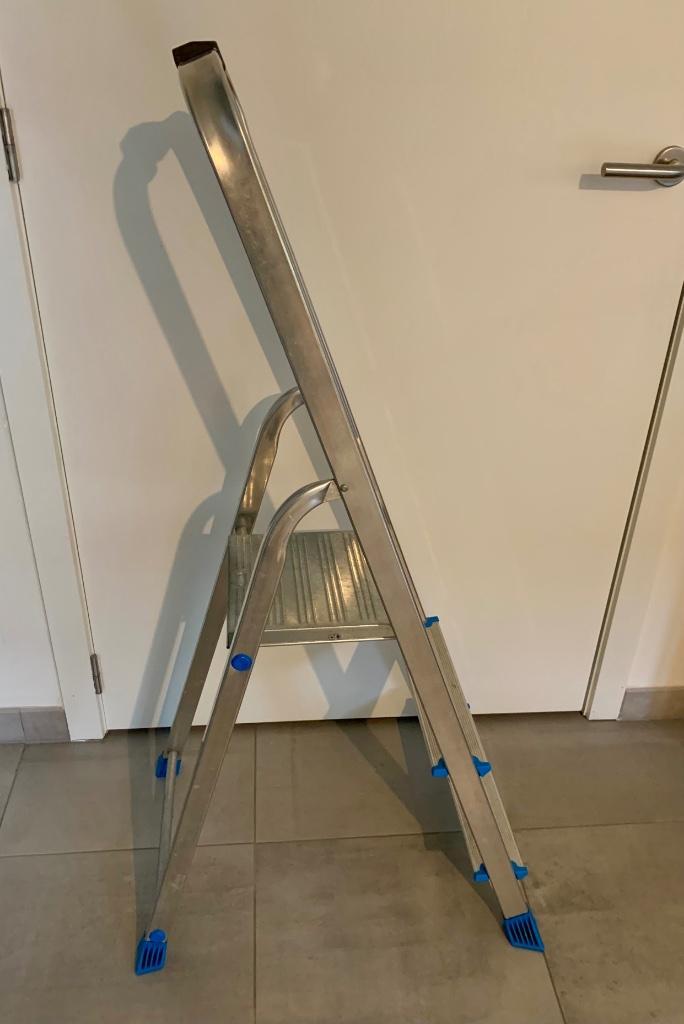 Te koop Gamma Keuken Trapje voorzien van drie treden., Doe-het-zelf en Bouw, Ladders en Trappen, Gebruikt, Trap, Minder dan 2 meter