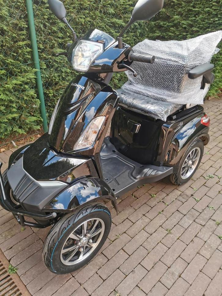 Nieuw model scootmobiel 25kmu 2025 meer info 0488826971, Diversen, Rolstoelen, Nieuw, Elektrische rolstoel, Inklapbaar, Ophalen of Verzenden