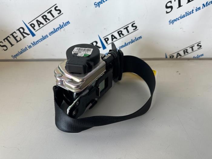 Veiligheidsgordel rechts-voor van een Mercedes C-Klasse, Auto-onderdelen, Interieur en Bekleding, Mercedes-Benz, Gebruikt, 3 maanden garantie