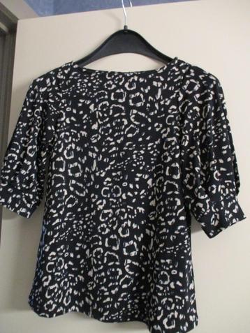 Zwarte blouse met mooi motief HM mt XS beschikbaar voor biedingen