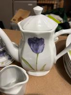 6 delig servies met paarse tulp, Huis en Inrichting, Ophalen, Bord(en)