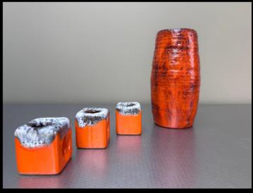 4 vases modernes en lave épaisse du milieu du siècle des ann beschikbaar voor biedingen