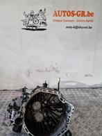 VERSNELLINGSBAK Opel Vivaro (01-2014/12-2019) (pf6050), Auto-onderdelen, Opel, Gebruikt