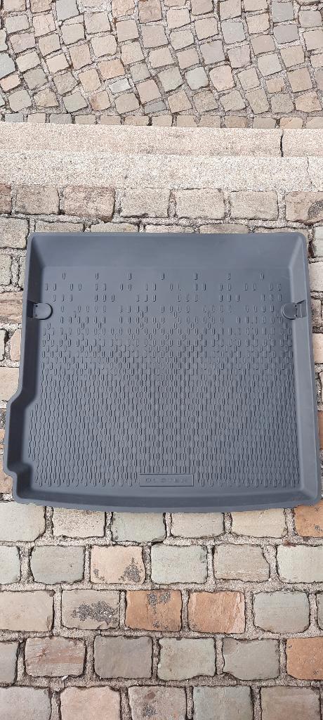 Dacia Duster 2 originele rubberen kofferbakmat, Auto-onderdelen, Interieur en Bekleding, Dacia, Nieuw, Ophalen