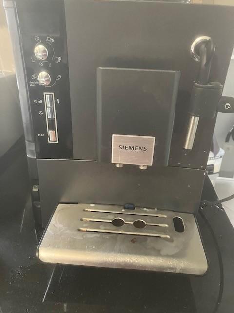 machine à expresso entièrement automatique Siemens TE503, Electroménager, Cafetières, Utilisé, Café moulu, Café en grains, Machine à espresso