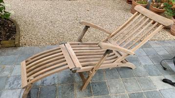 teak houten ligbed beschikbaar voor biedingen