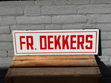 FR. DEKKER emaille bord beschikbaar voor biedingen
