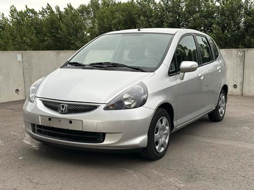 HONDA JAZZ 1.3i BENZINE /AIRCO /TOPSTAAT! GEKEURD/ LEZ OKE, Auto's, Honda, Particulier, Jazz, ABS, Airbags, Airconditioning, Bochtverlichting