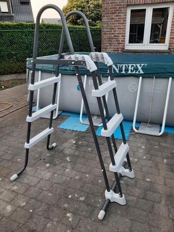 Ladder voor Intex zwembad, Ophalen, Gebruikt, Ladder