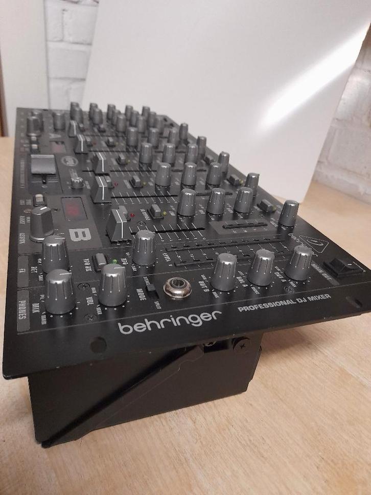 mengpaneel VMX1000 Berhinger, Musique & Instruments, Tables de mixage, Comme neuf, 5 à 10 canaux, Entrée micro, Enlèvement