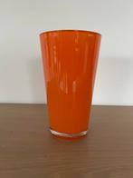Oranje bloemen vaas 22 cm hoog, Huis en Inrichting, Woonaccessoires | Vazen, Ophalen, Oranje