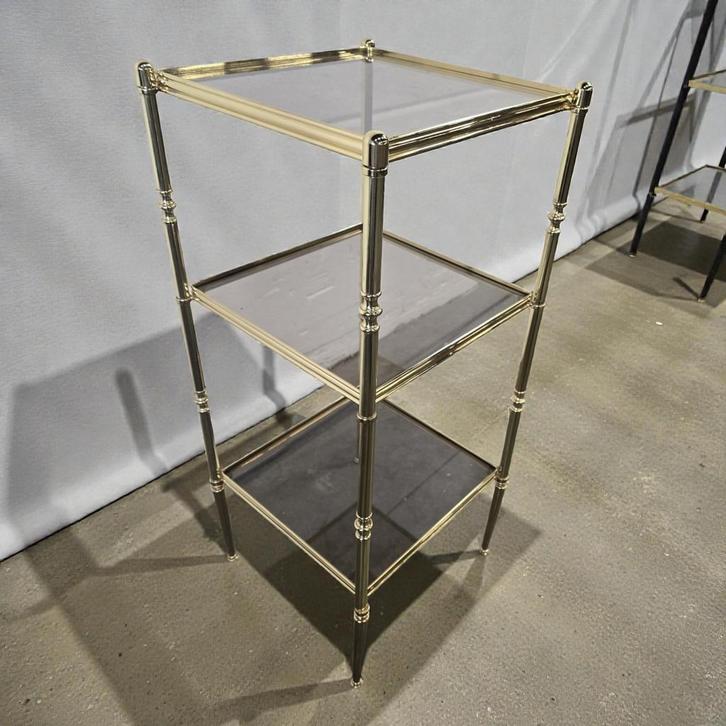 Vintage 'gouden' etagere / staande rek met fumé glas, Antiek en Kunst, Antiek | Meubels | Tafels, Ophalen of Verzenden